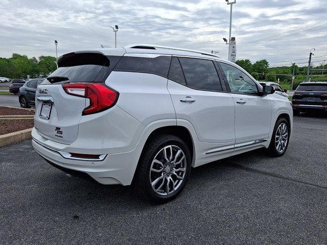 Used 2022 GMC Terrain Denali w/ Denali Premium Package AWD/4WD image 8