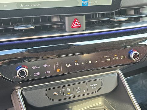 Used 2026 Kia Carnival SX Prestige FWD image 23