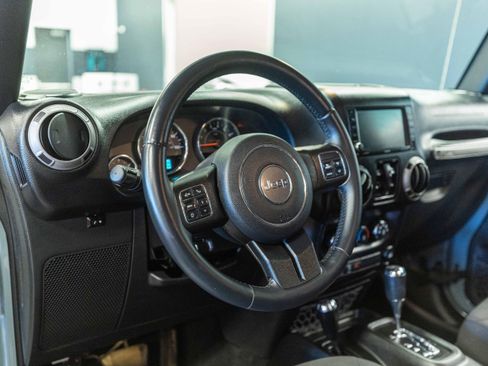 Used 2015 Jeep Wrangler Unlimited Sport w/ Quick Order Package 24S AWD/4WD image 10