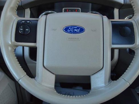 Used 2010 Ford Expedition XLT AWD/4WD image 18