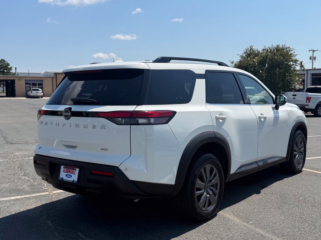 Used 2025 Nissan Pathfinder SV AWD/4WD image 3