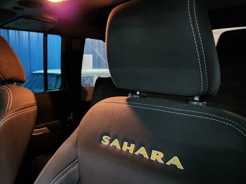 Used 2015 Jeep Wrangler Unlimited Sahara w/ Dual Top Group image 10