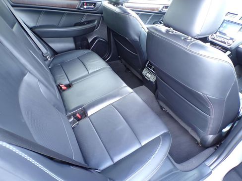 Used 2019 Subaru Outback 2.5i Limited image 9