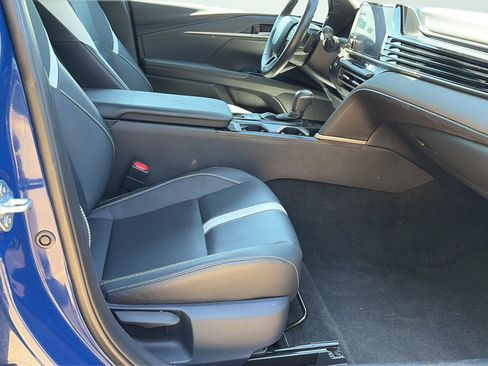 Used 2025 Toyota Camry SE FWD image 24