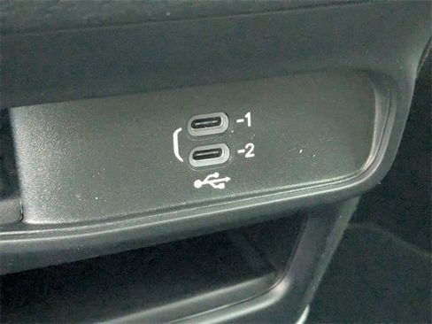 New 2026 Chrysler Pacifica Select image 21