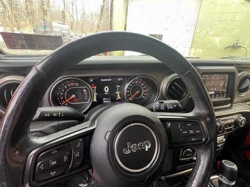 Used 2019 Jeep Wrangler Unlimited Sport S image 9
