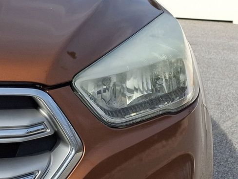 Used 2017 Ford Escape SE image 9