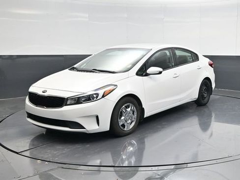 Used 2017 Kia Forte LX w/ LX Popular Package image 7