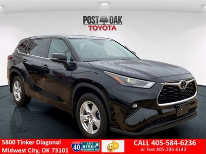 Used 2022 Toyota Highlander LE