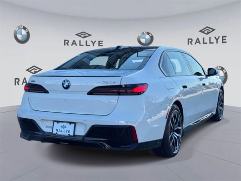 Certified 2025 BMW 750e xDrive w/ Premium Package image 4