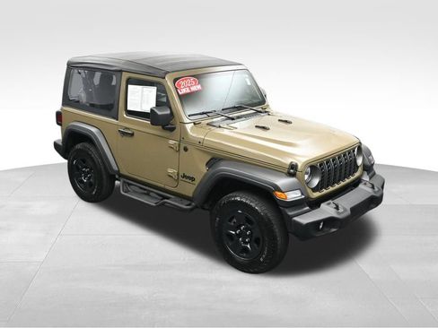 Used 2025 Jeep Wrangler Sport AWD/4WD image 34