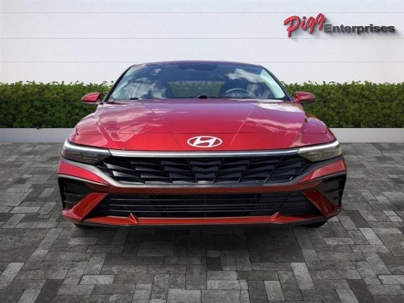 Used 2026 Hyundai Elantra SE FWD image 5