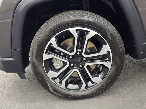 Used 2024 Jeep Compass Limited image 12