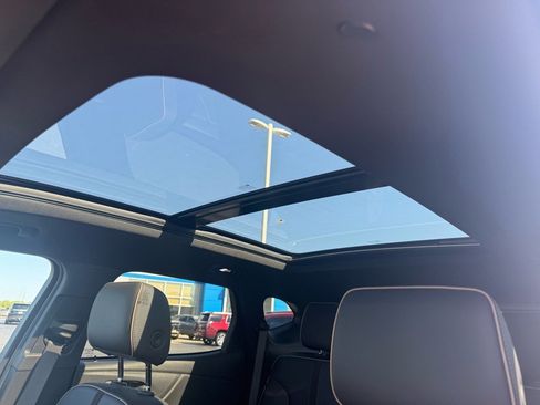 Used 2020 Chevrolet Blazer Premier w/ Driver Confidence II Package image 16