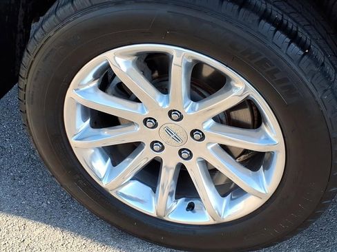 Used 2014 Lincoln MKX FWD w/ Equipment Group 101A image 7