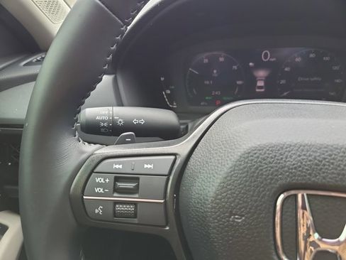 Certified 2025 Honda Accord EX-L image 27