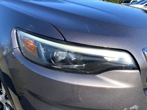 Used 2019 Jeep Cherokee Limited image 23