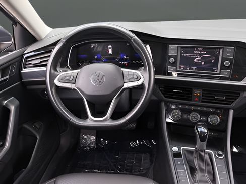 Certified 2024 Volkswagen Jetta SE FWD image 15