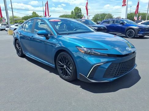 Used 2025 Toyota Camry SE w/ Multimedia Upgrade Package FWD image 1