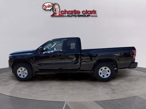 Used 2023 Nissan Frontier S w/ Technology Package RWD image 3