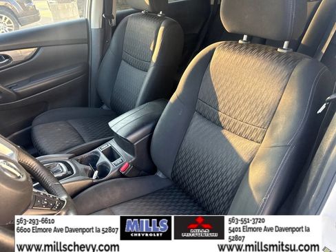Used 2019 Nissan Rogue SV AWD/4WD image 12