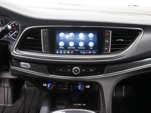 Used 2022 Buick Enclave Essence FWD image 21