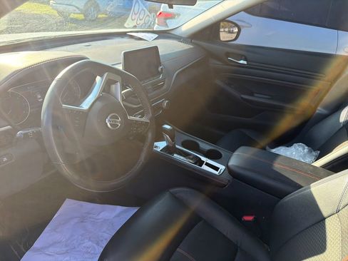 Used 2022 Nissan Altima 2.5 SR w/ Midnight Edition Package image 10