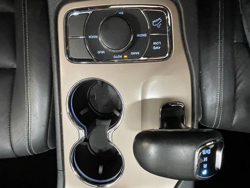 Used 2015 Jeep Grand Cherokee Limited AWD/4WD image 23