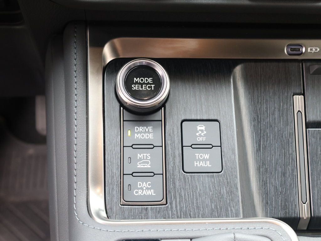 Used 2025 Lexus GX 550 AWD/4WD image 30