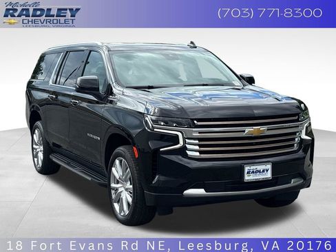 Used 2024 Chevrolet Suburban High Country AWD/4WD image 8