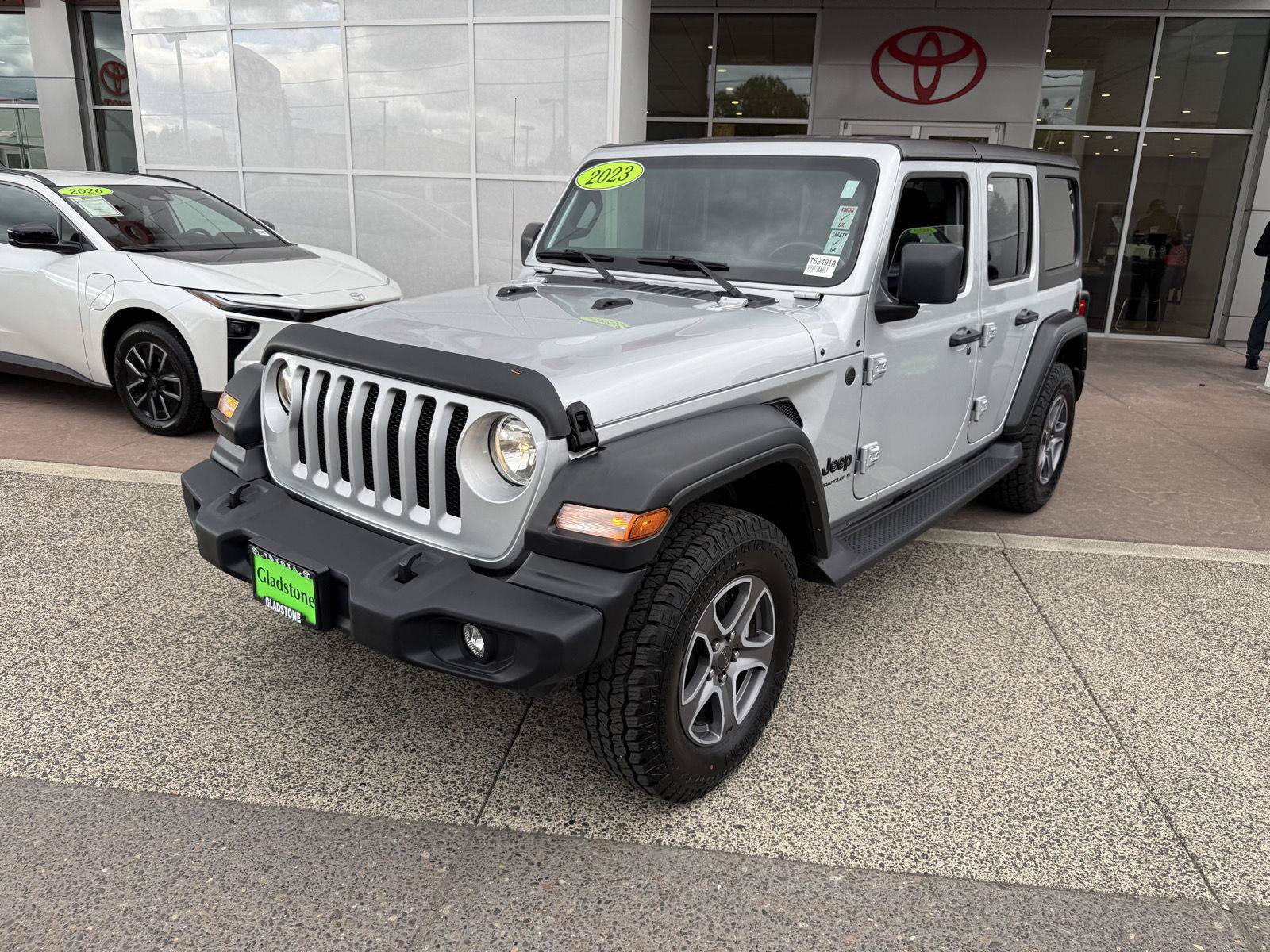 Used 2023 Jeep Wrangler Unlimited Sport AWD/4WD image 2
