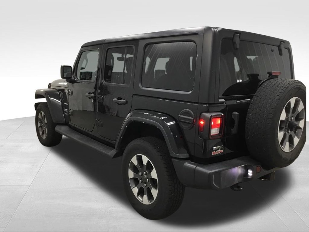 Used 2022 Jeep Wrangler Unlimited Sahara w/ Cold Weather Group AWD/4WD image 34