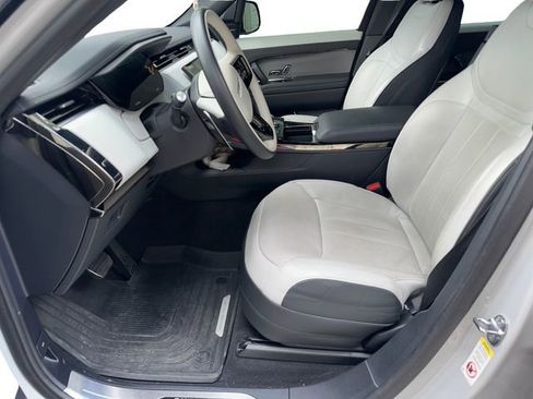 Used 2023 Land Rover Range Rover Sport SE Dynamic image 12