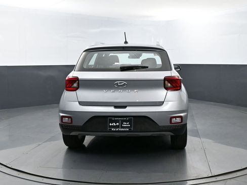 Used 2025 Hyundai Venue SEL FWD image 23