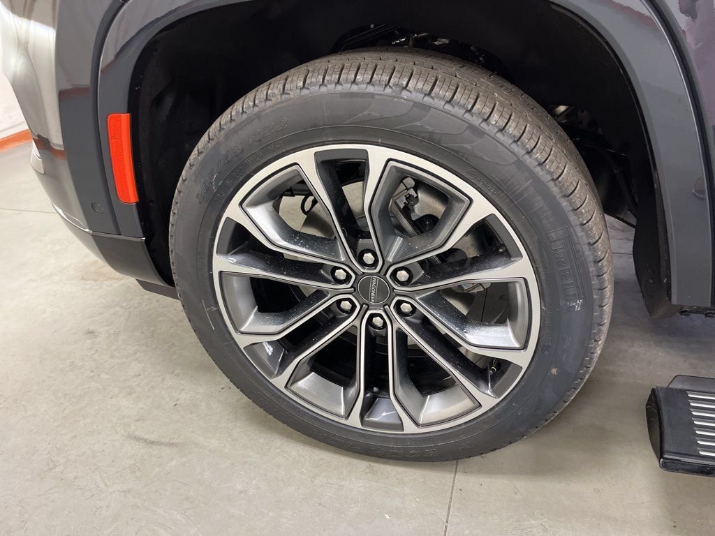 New 2024 Jeep Grand Wagoneer L Series III AWD/4WD image 17