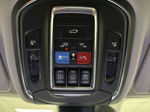 Used 2023 Jeep Grand Cherokee L Limited w/ Luxury Tech Group II image 58