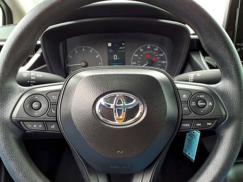 Used 2025 Toyota Corolla LE image 21