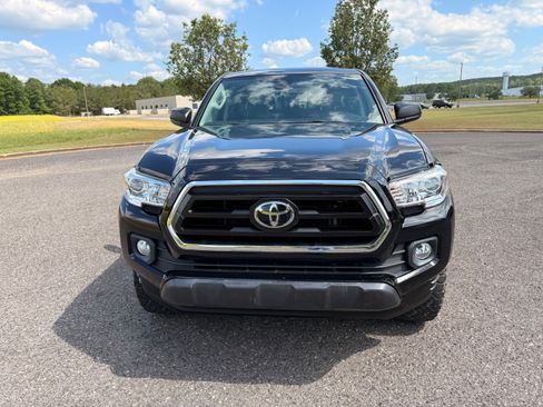 Used 2022 Toyota Tacoma SR5 RWD image 9