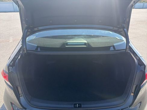 Used 2025 Toyota Corolla LE image 11