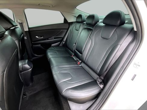 Certified 2023 Hyundai Elantra Limited FWD image 21