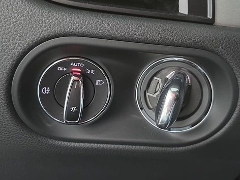 New 2026 Porsche Macan AWD/4WD image 22