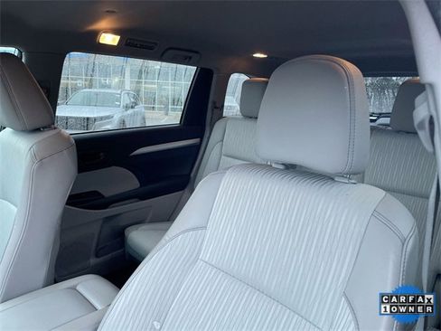 Used 2015 Toyota Highlander Plus image 14