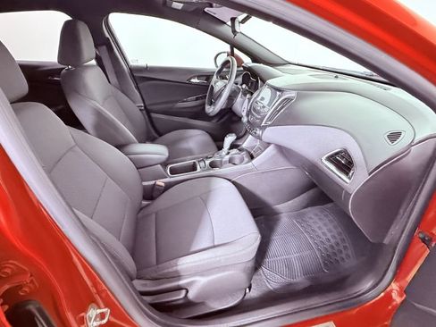 Used 2017 Chevrolet Cruze LT w/ Convenience Package FWD image 21