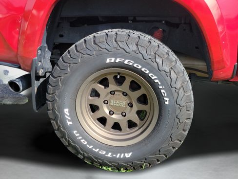Used 2021 Toyota Tacoma SR5 RWD image 17