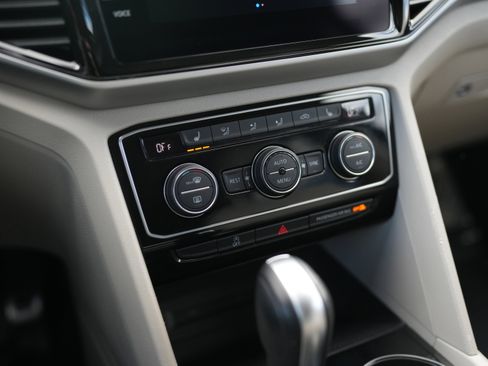 Used 2023 Volkswagen Atlas SEL R-Line image 15