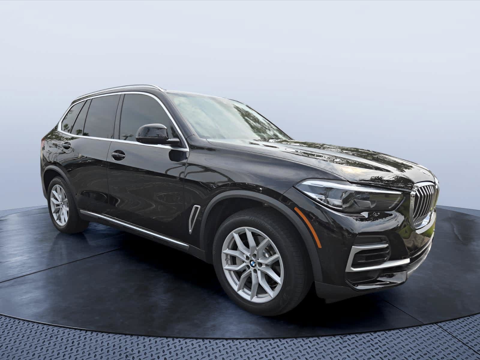 Used 2023 BMW X5 sDrive40i w/ Parking Assistance Package RWD image 1