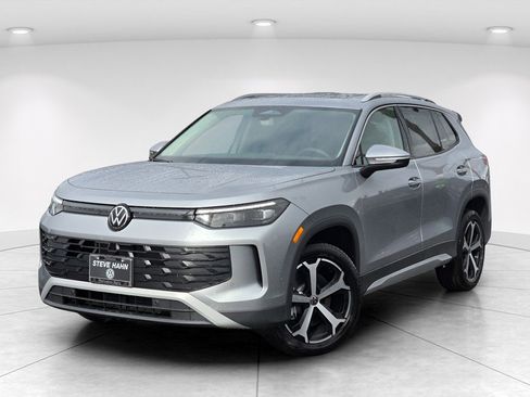 New 2025 Volkswagen Tiguan SE AWD/4WD image 7