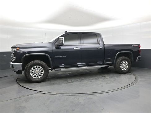 Used 2024 Chevrolet Silverado 2500 LTZ image 6