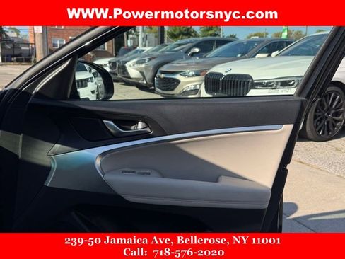 Used 2023 Genesis G70 2.0T image 11