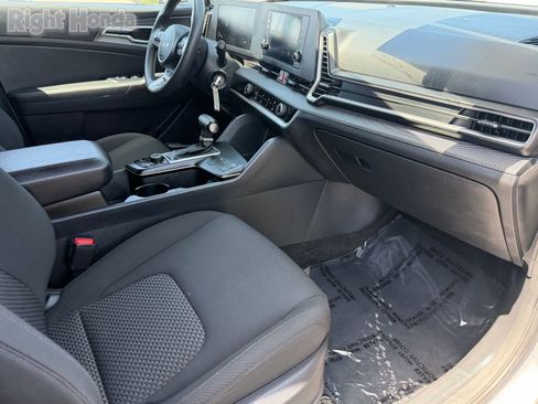 Used 2024 Kia Sportage LX AWD/4WD image 14